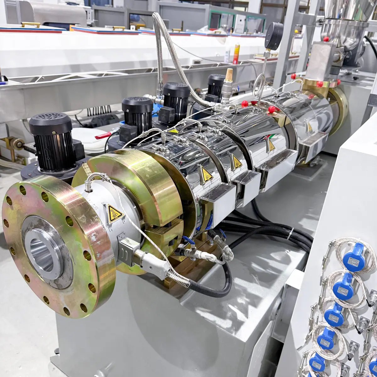 Seals used at extruder connections and the gearbox interface