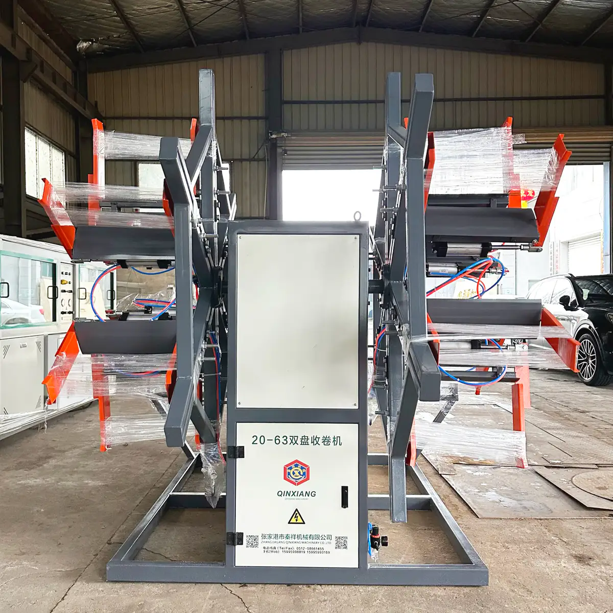 Pipe coiler drum winding HDPE pipe with the drive speed following the extrusion line